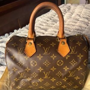 AUTHENTIC Vintage Louis Vuitton Speedy Bandouliere 25 | Monogram Canvas
